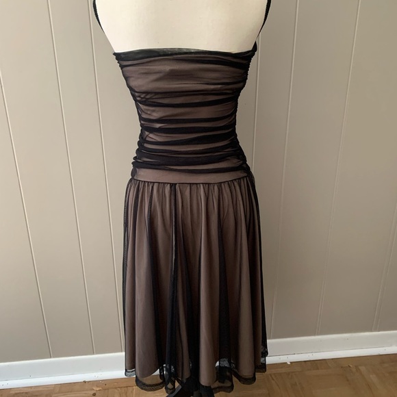 Shape FX cocktail formal dress black mesh over nude lining size 6 GUC - Picture 6 of 16